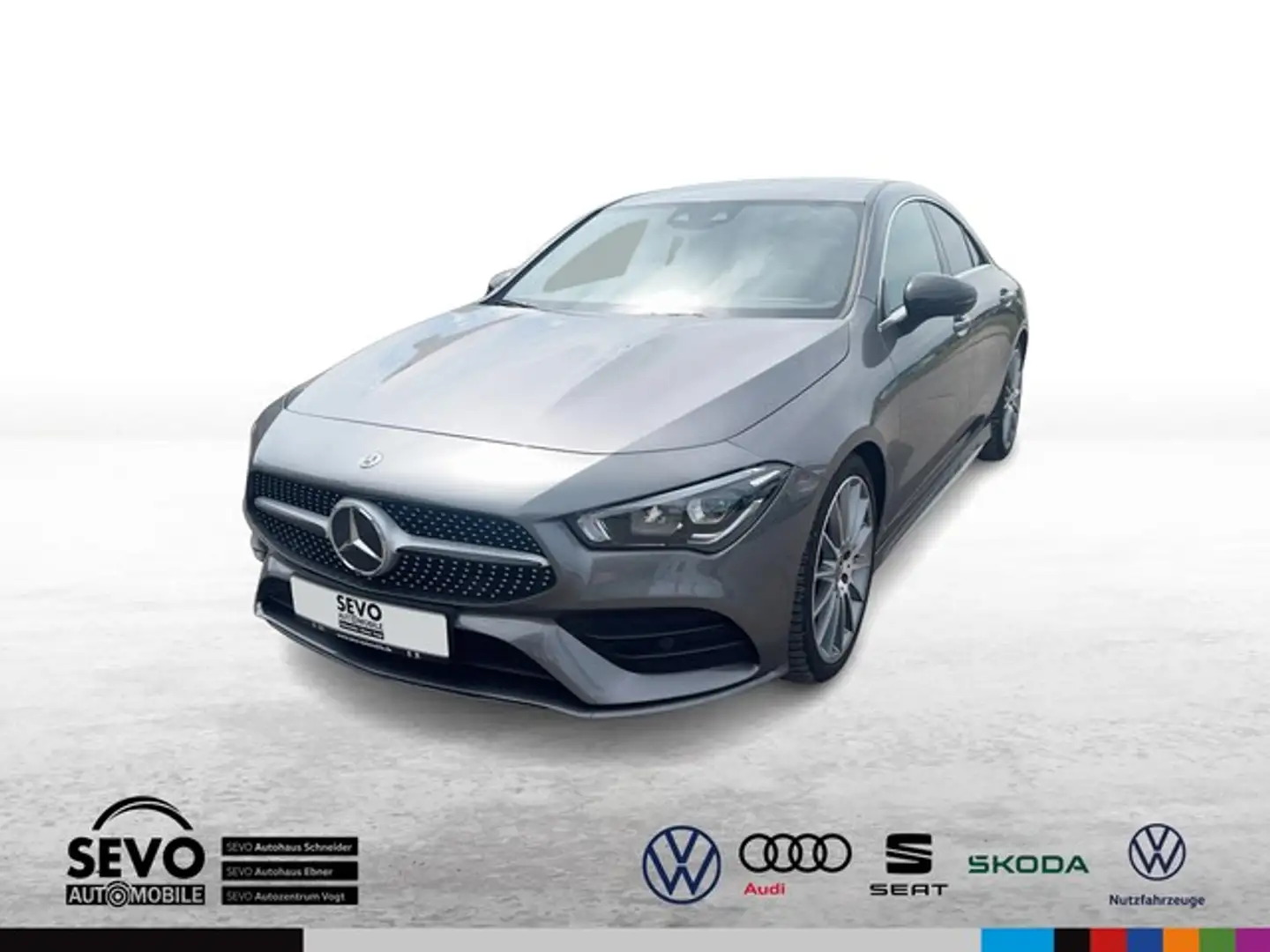 Mercedes-Benz CLA 200 AMG Line Grau - 1
