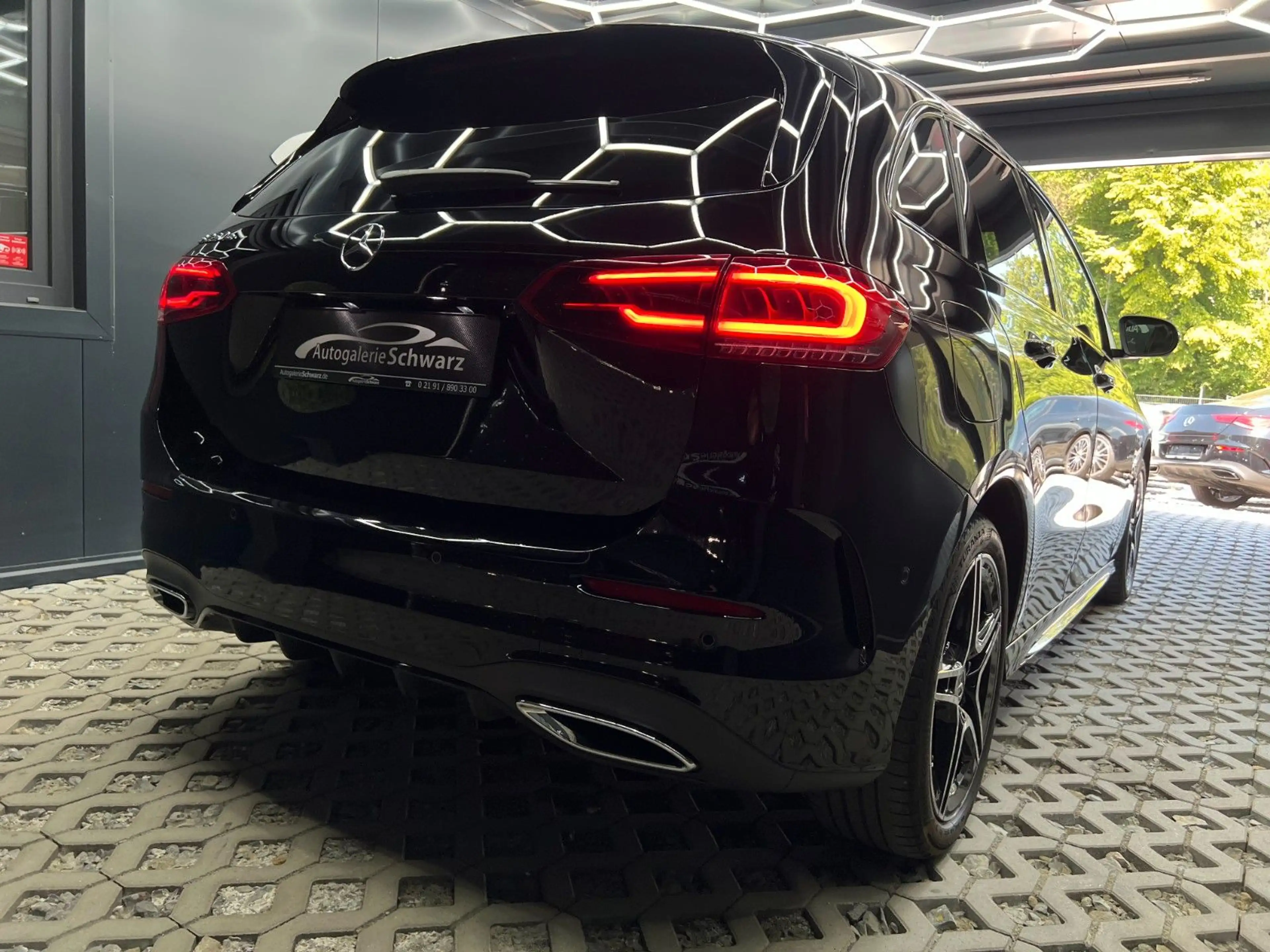 Mercedes-Benz B 250 e 8G AMG NIGHT LED NAV+DAB R-KAM CRPLY AMBT — photo 8