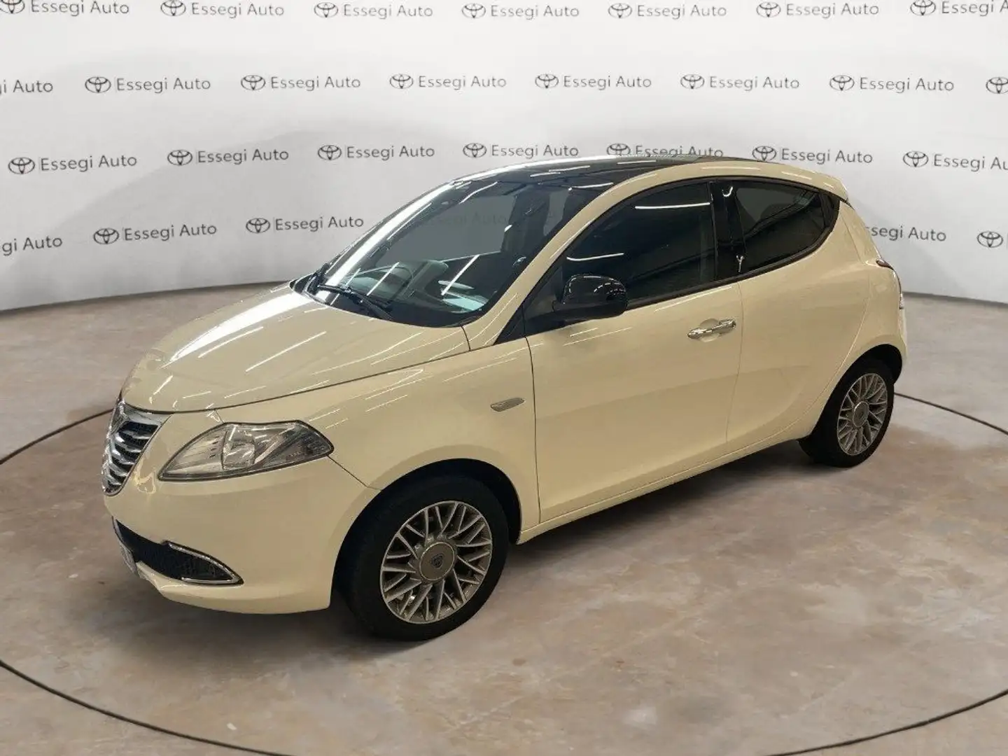 Lancia Ypsilon 0.9 TwinAir 85 CV 5 porte S&S DFN Gold Bianco - 1