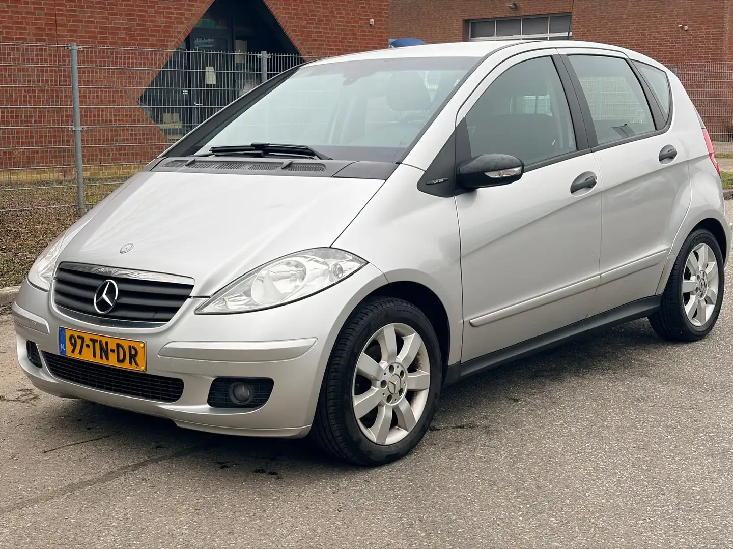Mercedes-Benz A 150 Classic Grau - 1