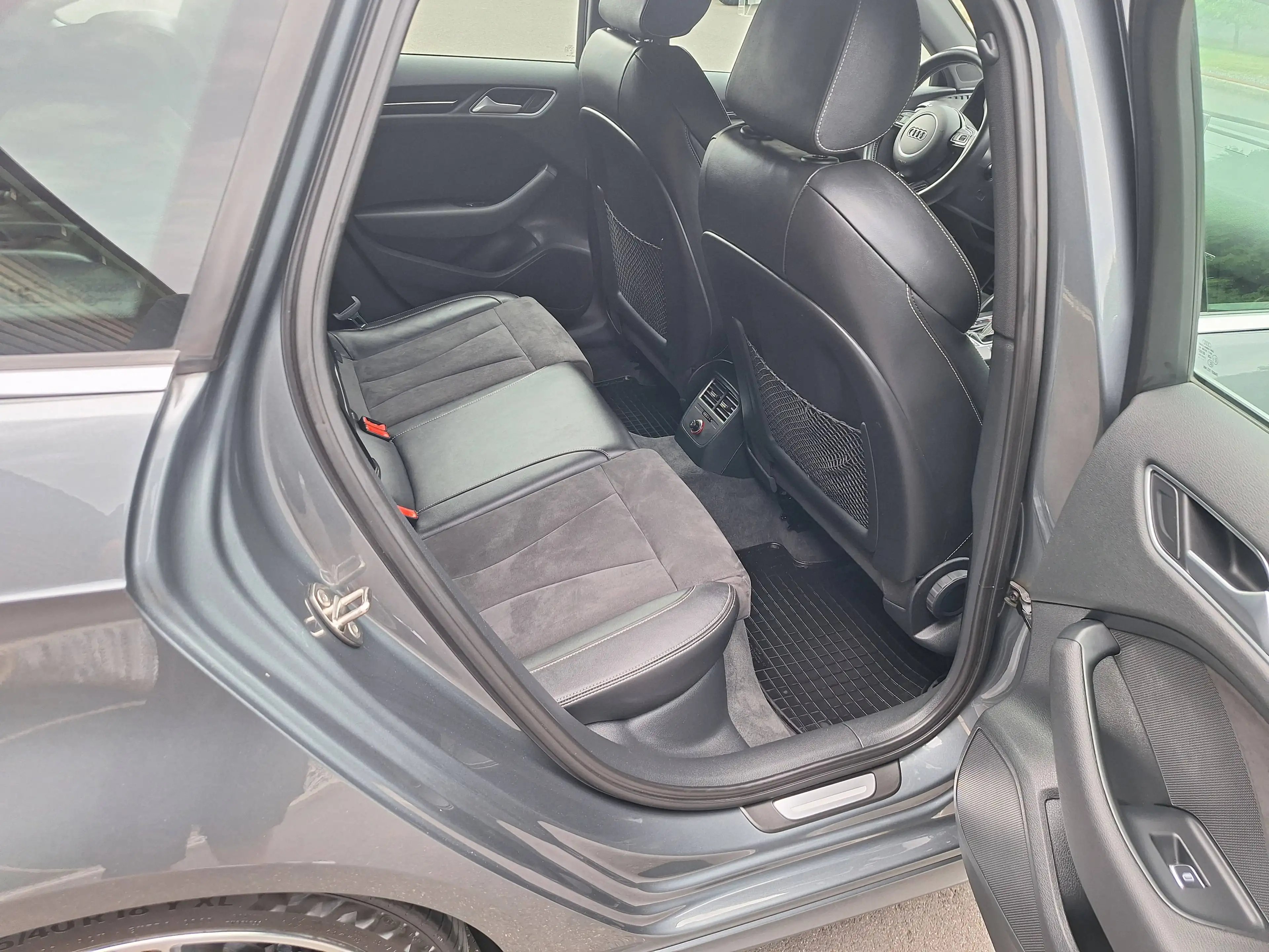 Audi S3 2.0 TFSI quattro — photo 11