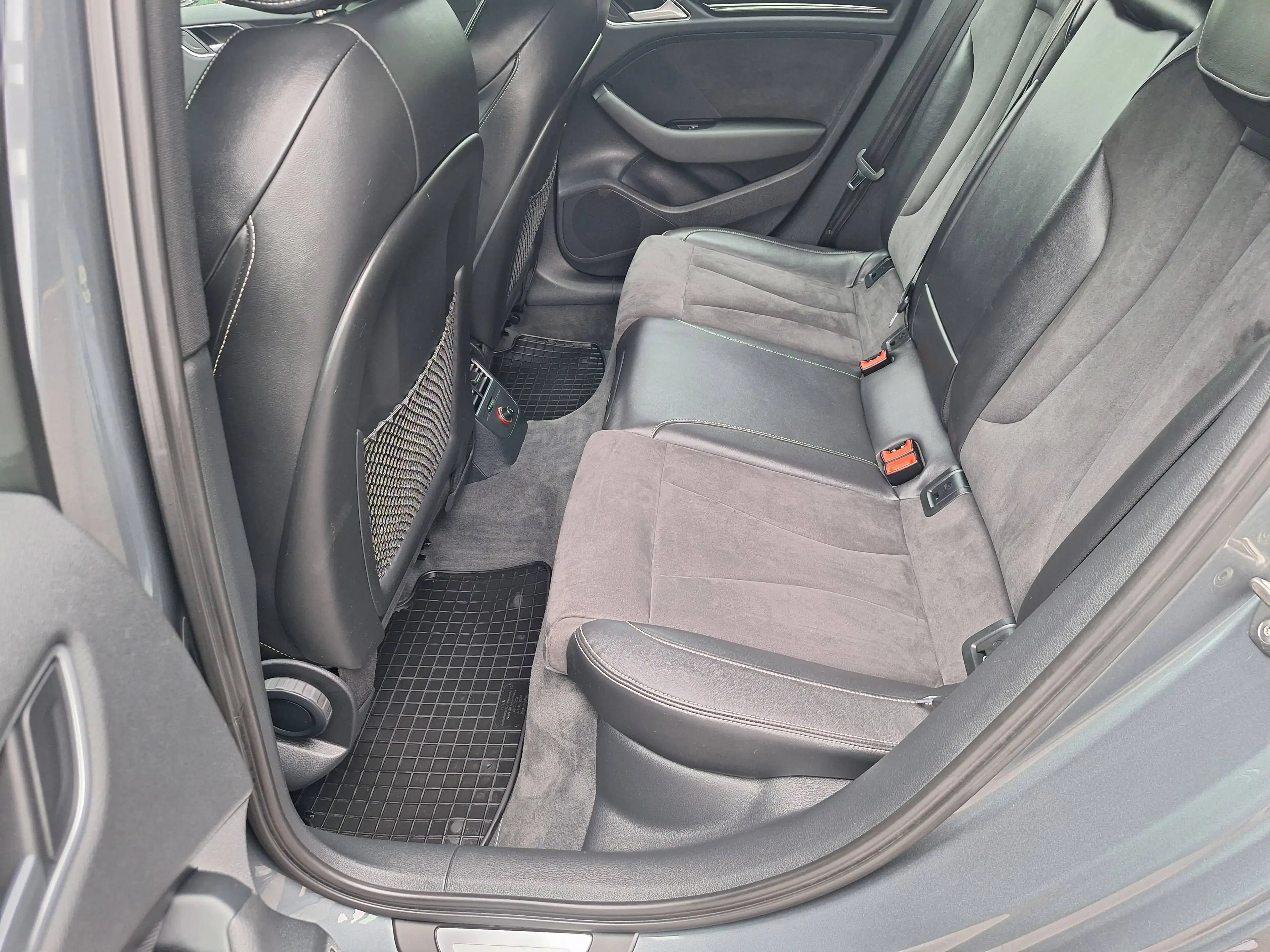 Audi S3 2.0 TFSI quattro — photo 7