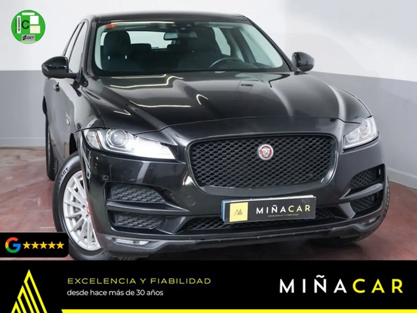 Jaguar F-Pace 2.0i4D Pure AWD 180 Noir - 1