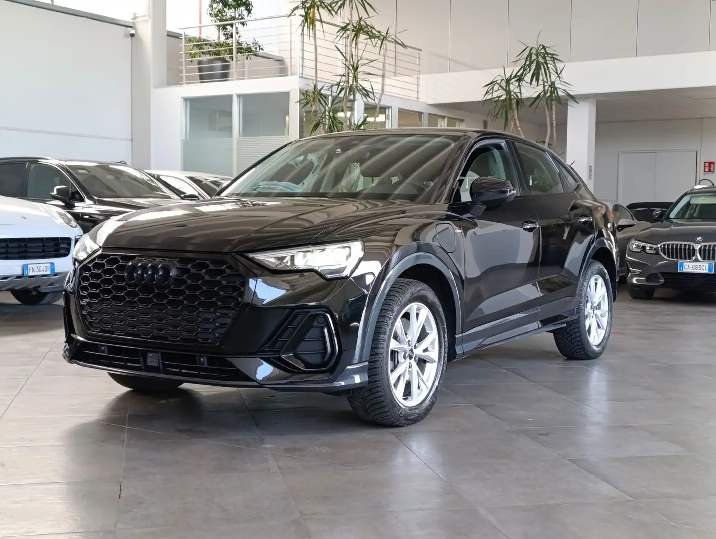 Audi Q3 SPB 45 TFSI e S tronic S line edition Nero - 1