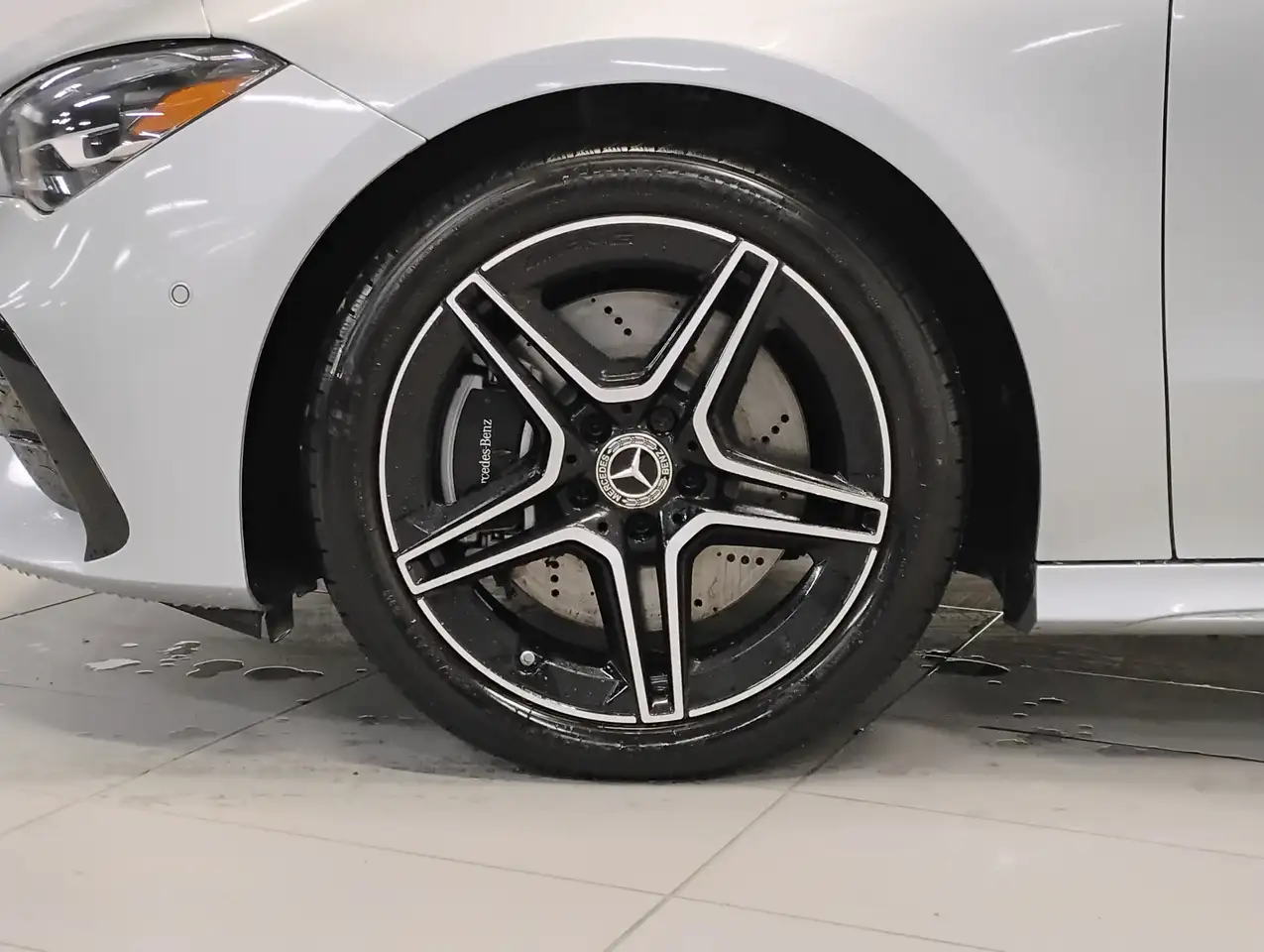 Mercedes-Benz CLA снимка Mercedes-Benz CLA