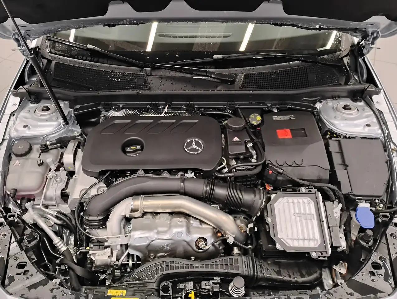 Mercedes-Benz CLA снимка Mercedes-Benz CLA