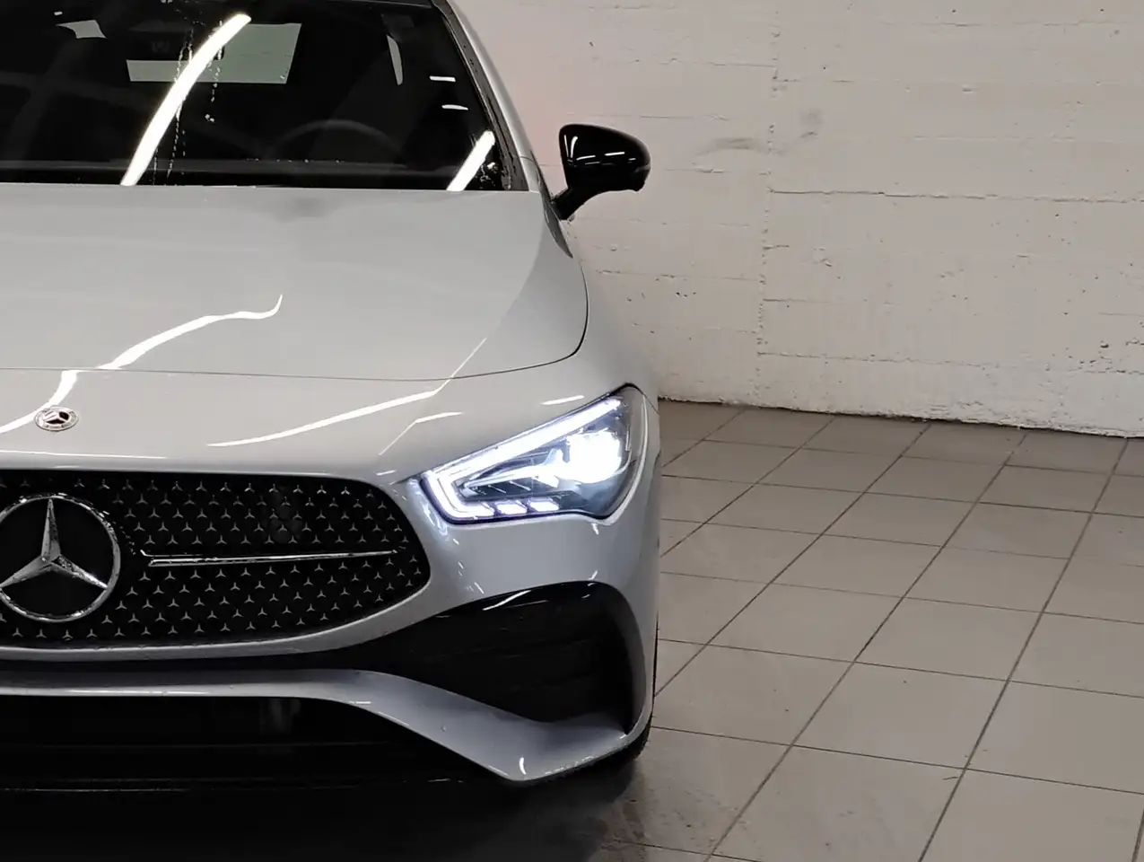 Mercedes-Benz CLA снимка Mercedes-Benz CLA