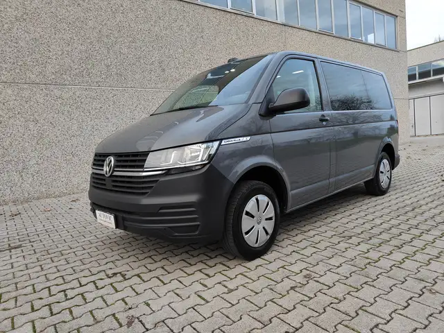 Volkswagen T6.1 Caravelle Trasporto Disabile con Sollevatore Posti 6+ 1