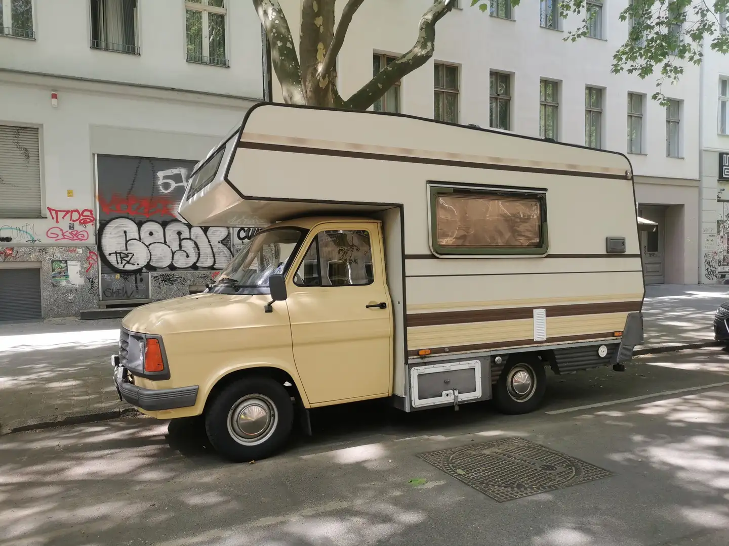 Ford Transit Oldtimer-Wohnmobil, Alkoven, Reparatur nötig Beige - 2