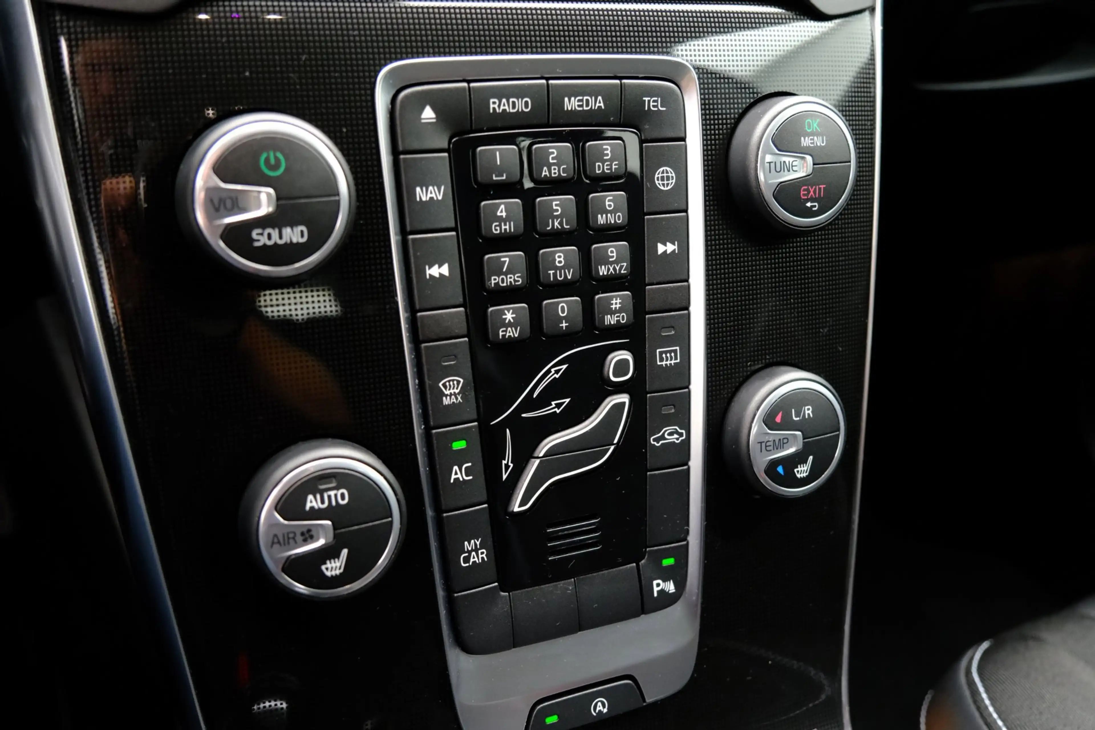 Volvo V40 2.0 T3 Nordic+ Navi|Clima|Stoelverw|PDC|LMV — photo 12