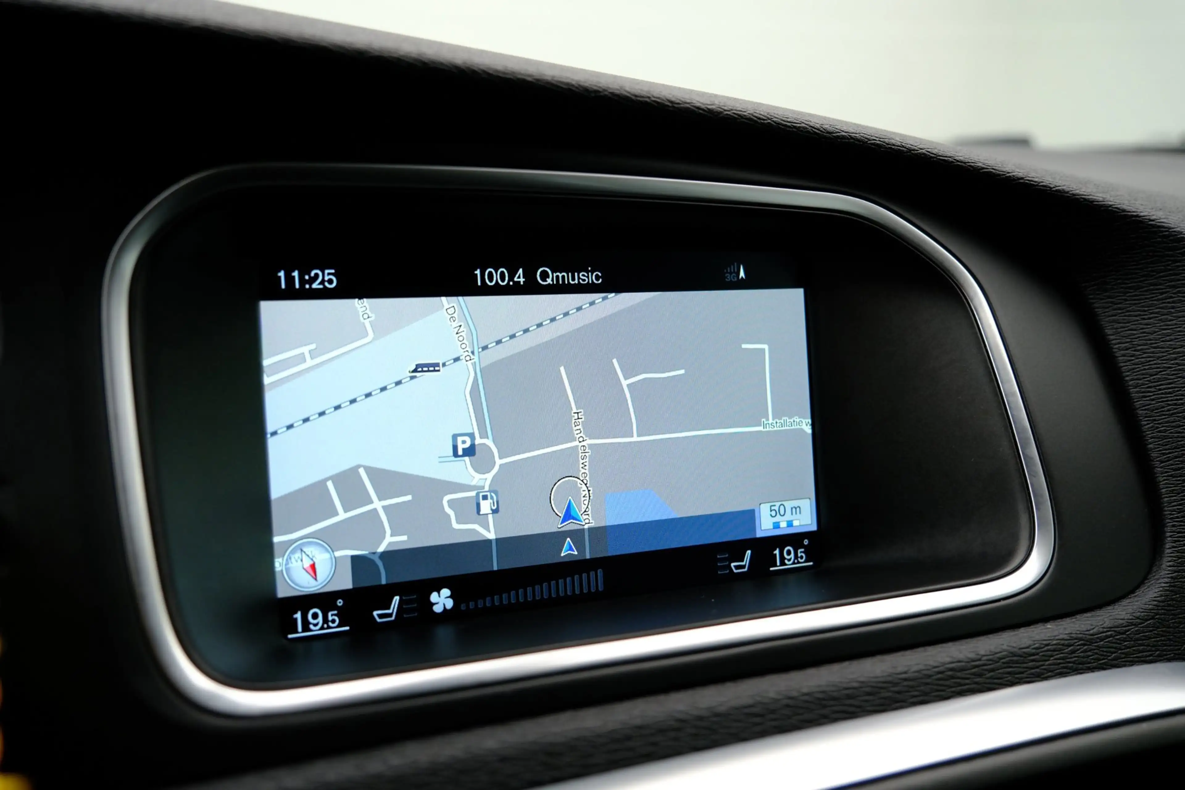Volvo V40 2.0 T3 Nordic+ Navi|Clima|Stoelverw|PDC|LMV — photo 13