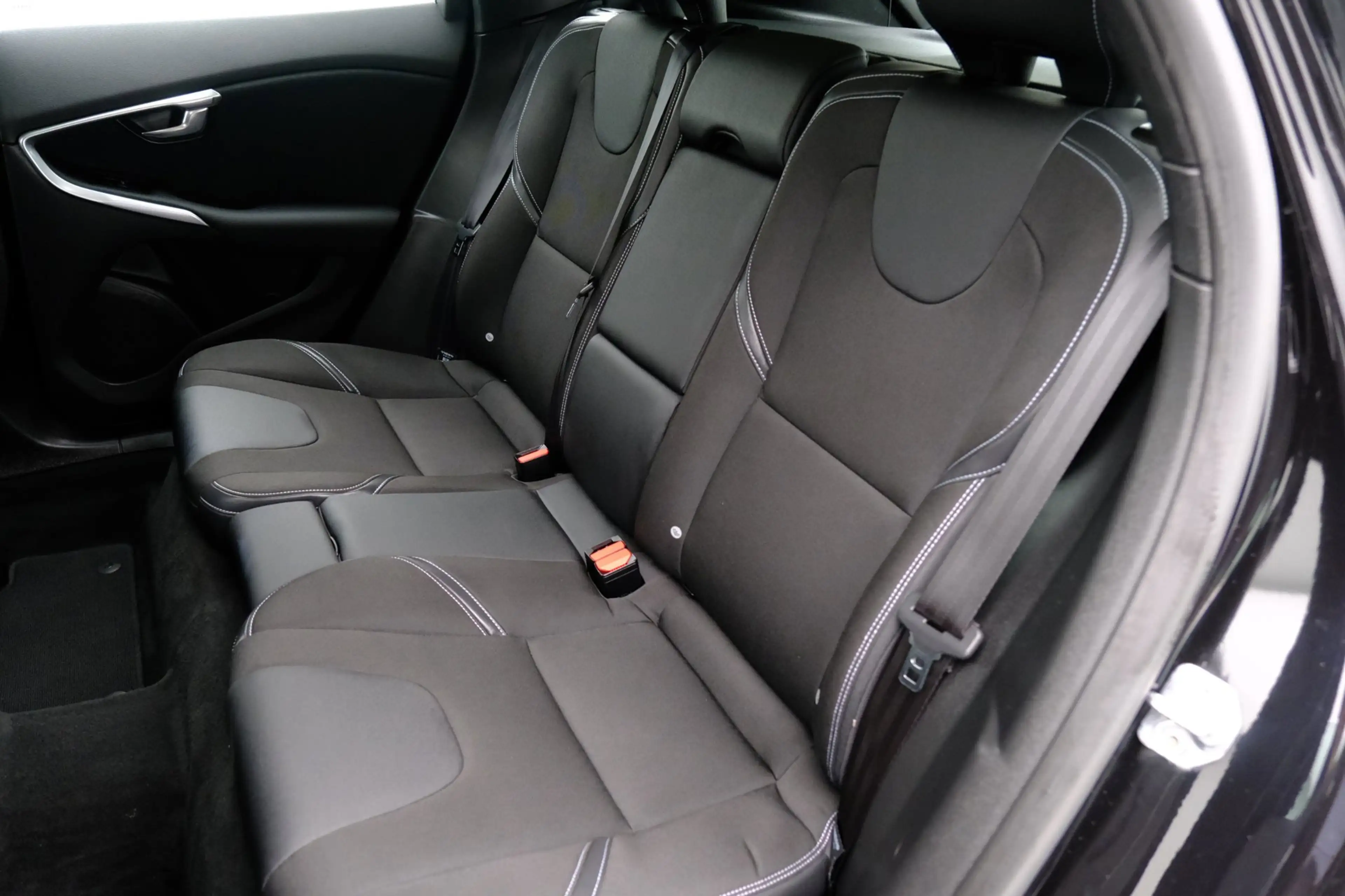 Volvo V40 2.0 T3 Nordic+ Navi|Clima|Stoelverw|PDC|LMV — photo 24