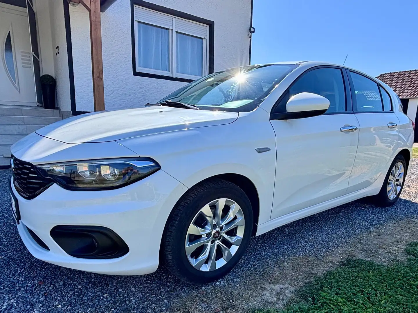 Fiat Tipo Tipo 1,6 MultiJet II 120 Lounge Lounge Weiß - 1