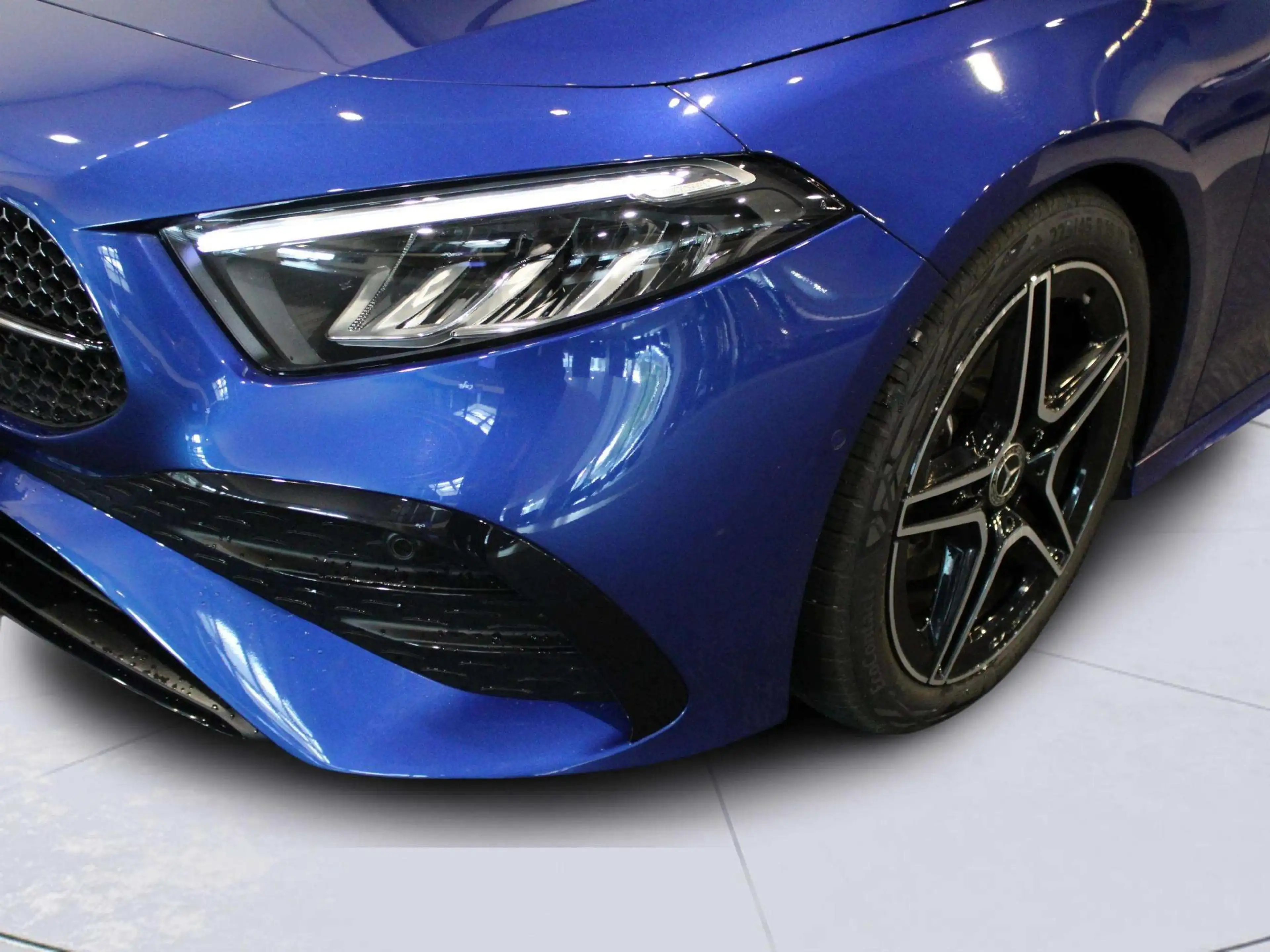 Mercedes-Benz A 180 Limousine Star Edition AMG Line | Panorama dak — photo 6