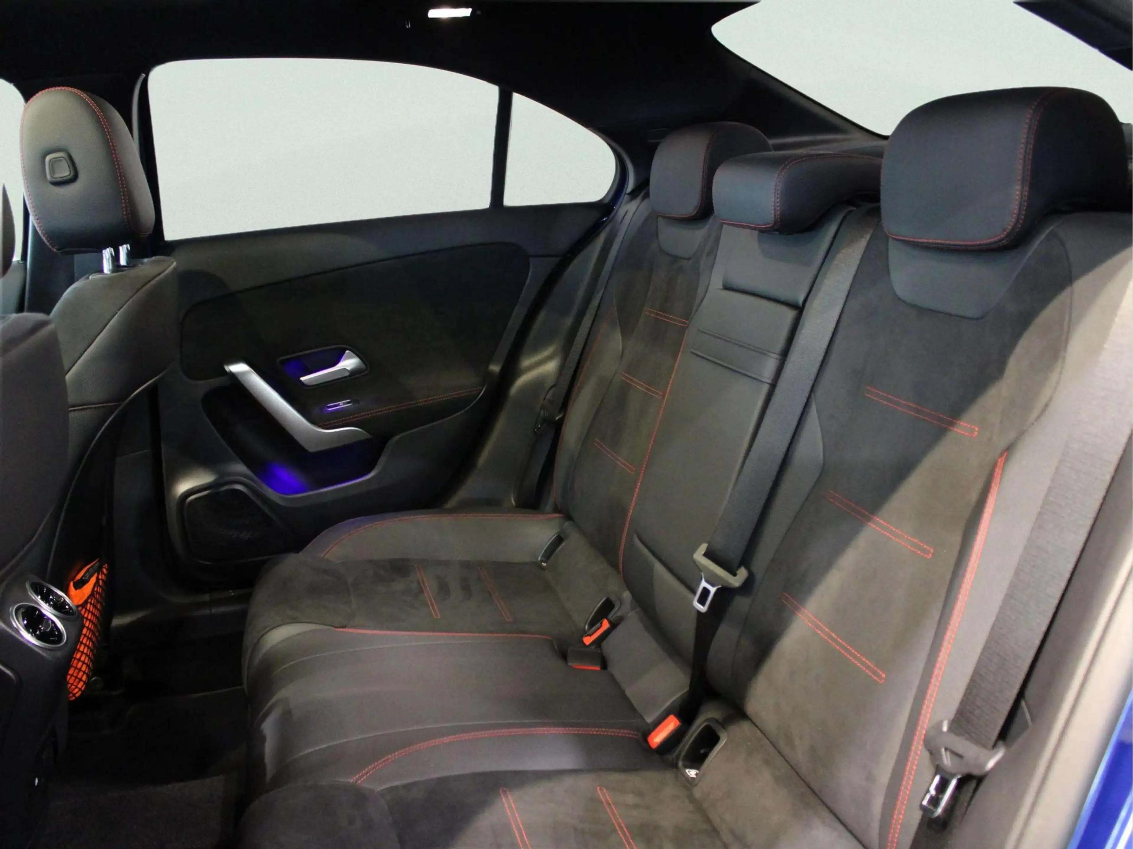 Mercedes-Benz A 180 Limousine Star Edition AMG Line | Panorama dak — photo 10