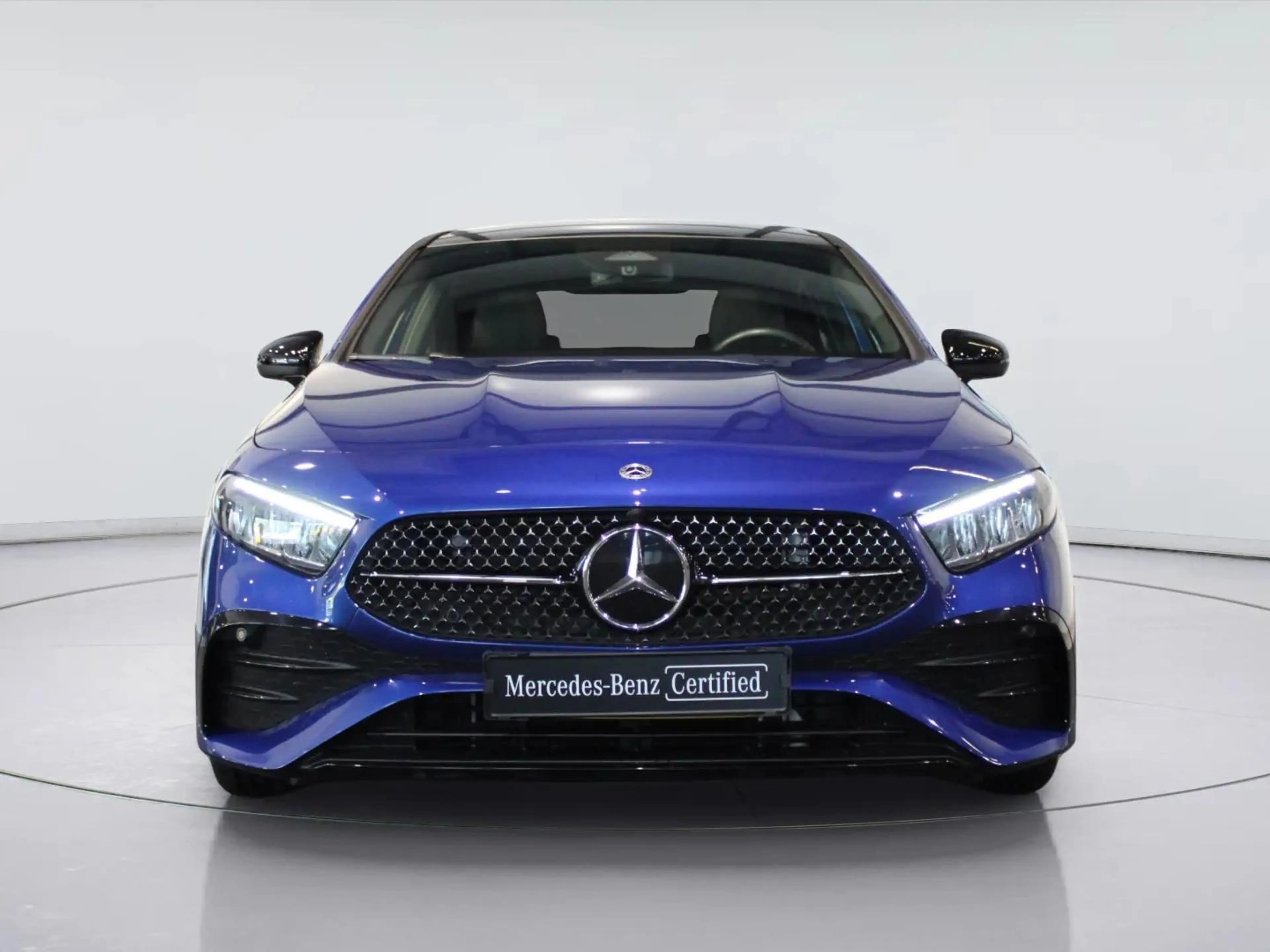 Mercedes-Benz A 180 Limousine Star Edition AMG Line | Panorama dak — photo 5