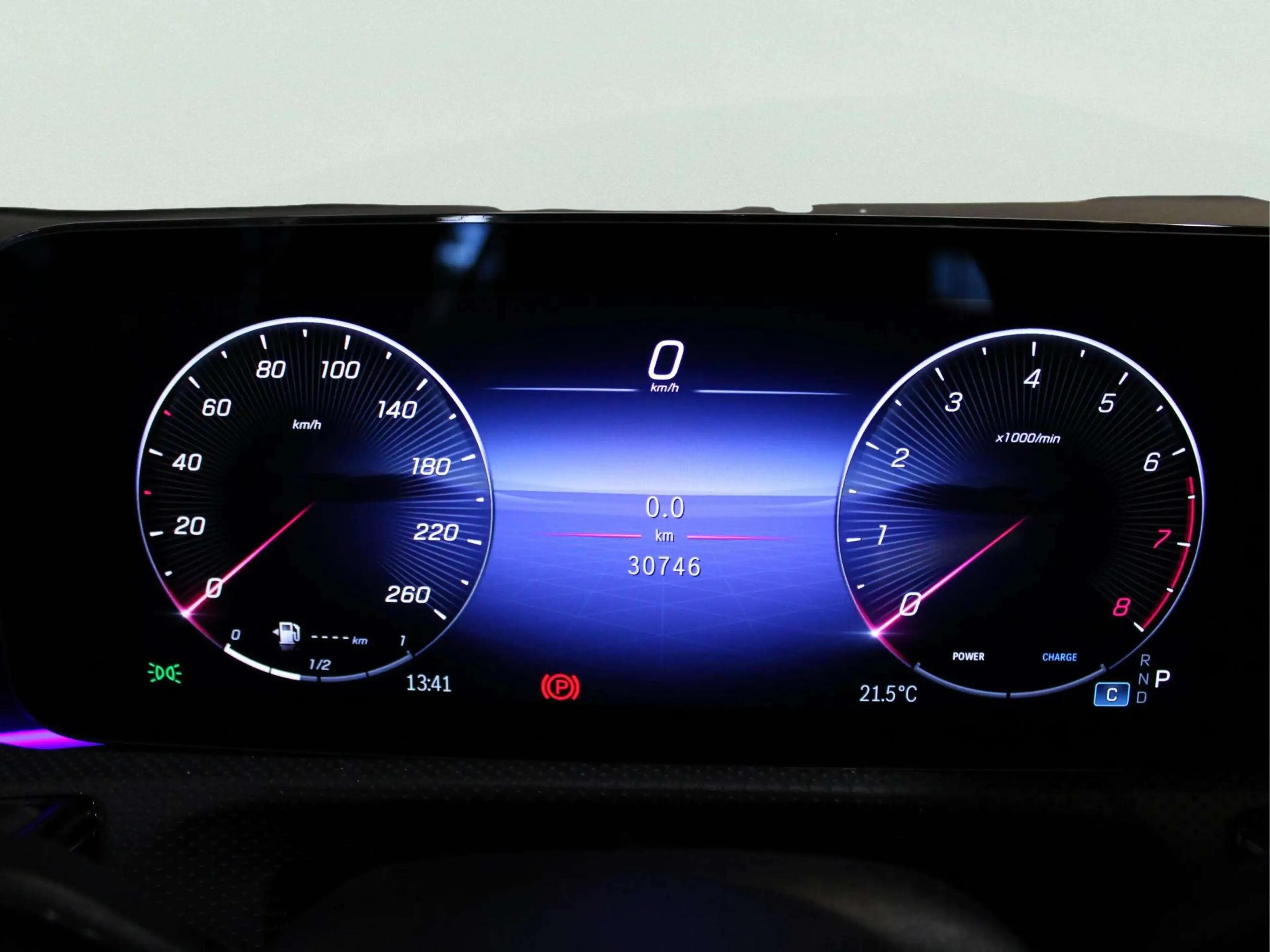 Mercedes-Benz A 180 Limousine Star Edition AMG Line | Panorama dak — photo 14