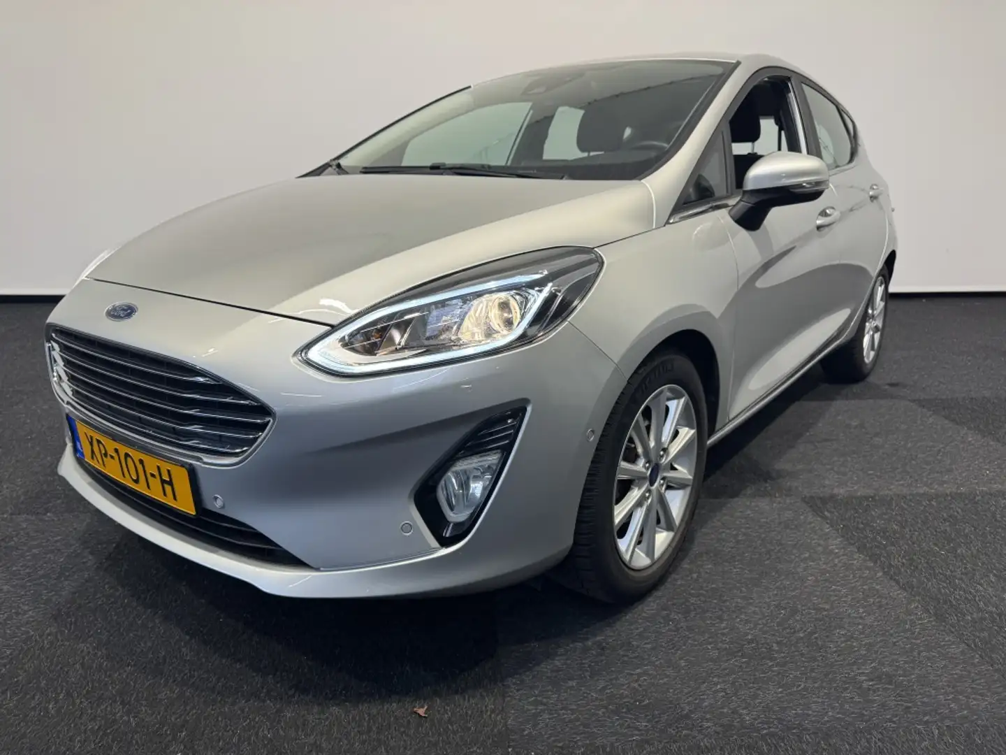 Ford Fiesta 1.0 EcoB. Titanium Airco Naviagatie Camera Grijs - 2