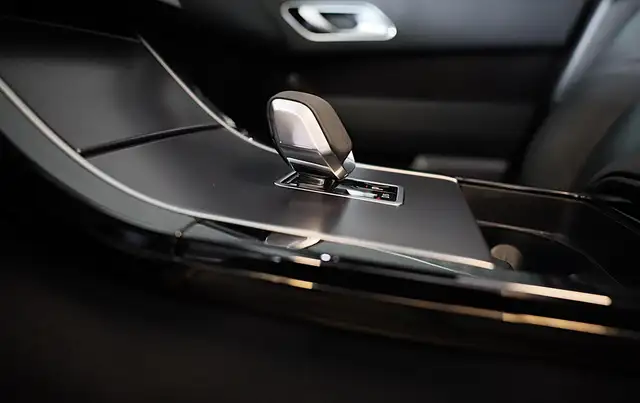Land Rover Range Rover Velar view 25