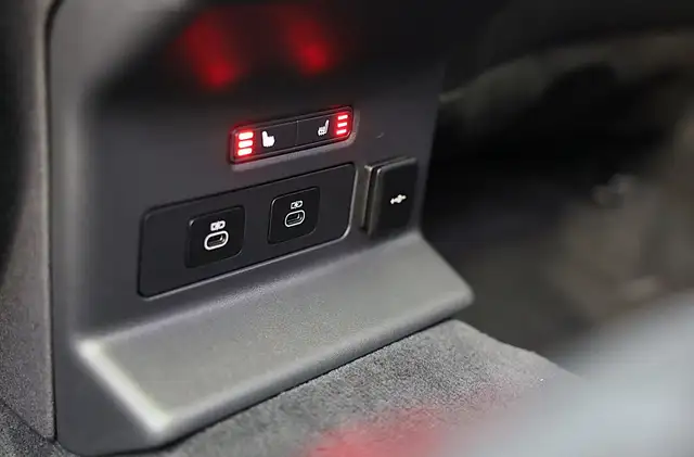 Land Rover Range Rover Velar view 20