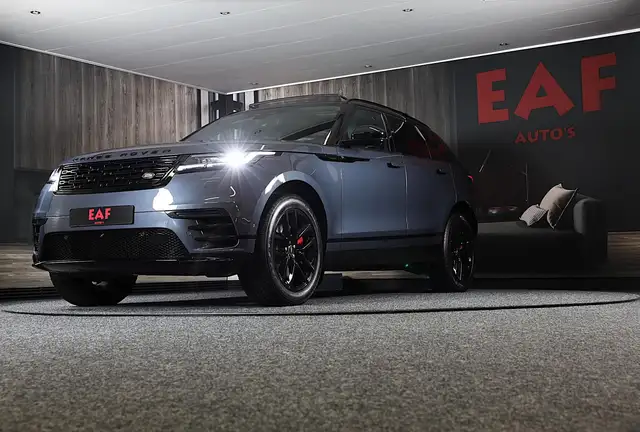 Land Rover Range Rover Velar view 4