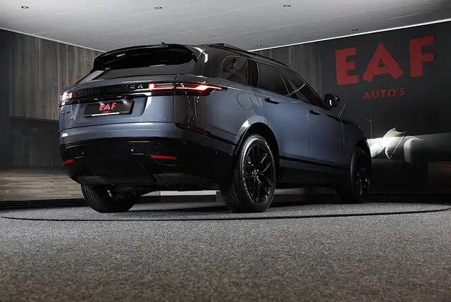 Land Rover Range Rover Velar view 5
