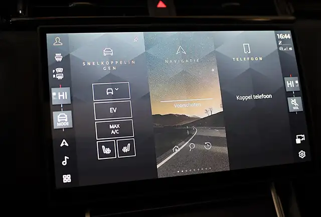 Land Rover Range Rover Velar view 13