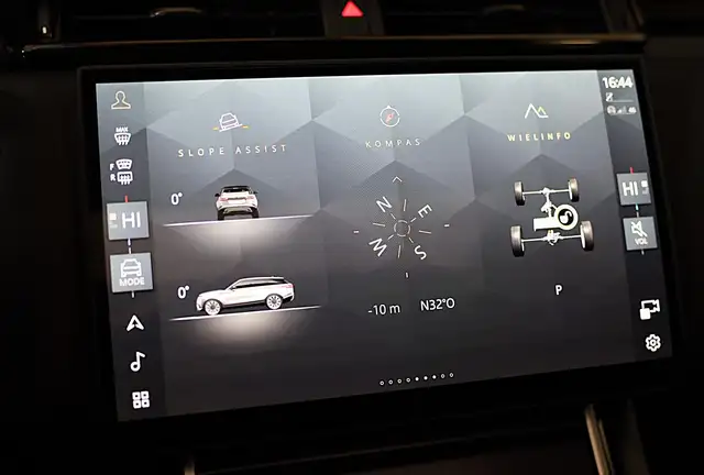 Land Rover Range Rover Velar view 17