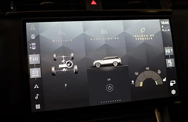 Land Rover Range Rover Velar view 19