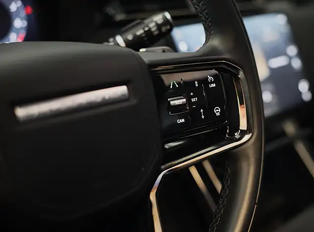 Land Rover Range Rover Velar view 30