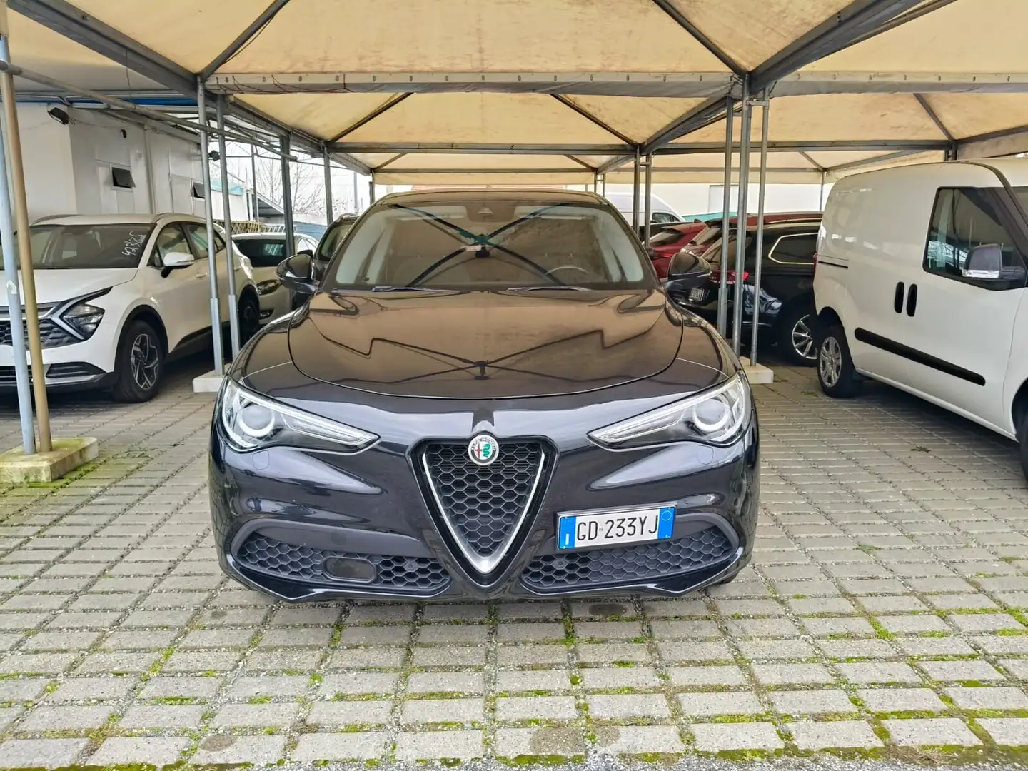 Alfa Romeo Stelvio Stelvio 2.2 Turbodiesel 160 CV AT8 RWD Business Schwarz - 2