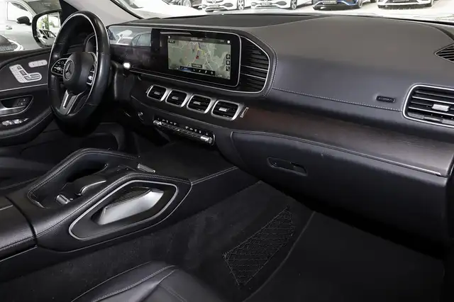 Mercedes-Benz GLS view 10