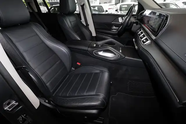 Mercedes-Benz GLS view 5