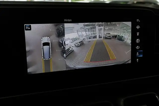 Mercedes-Benz GLS view 13