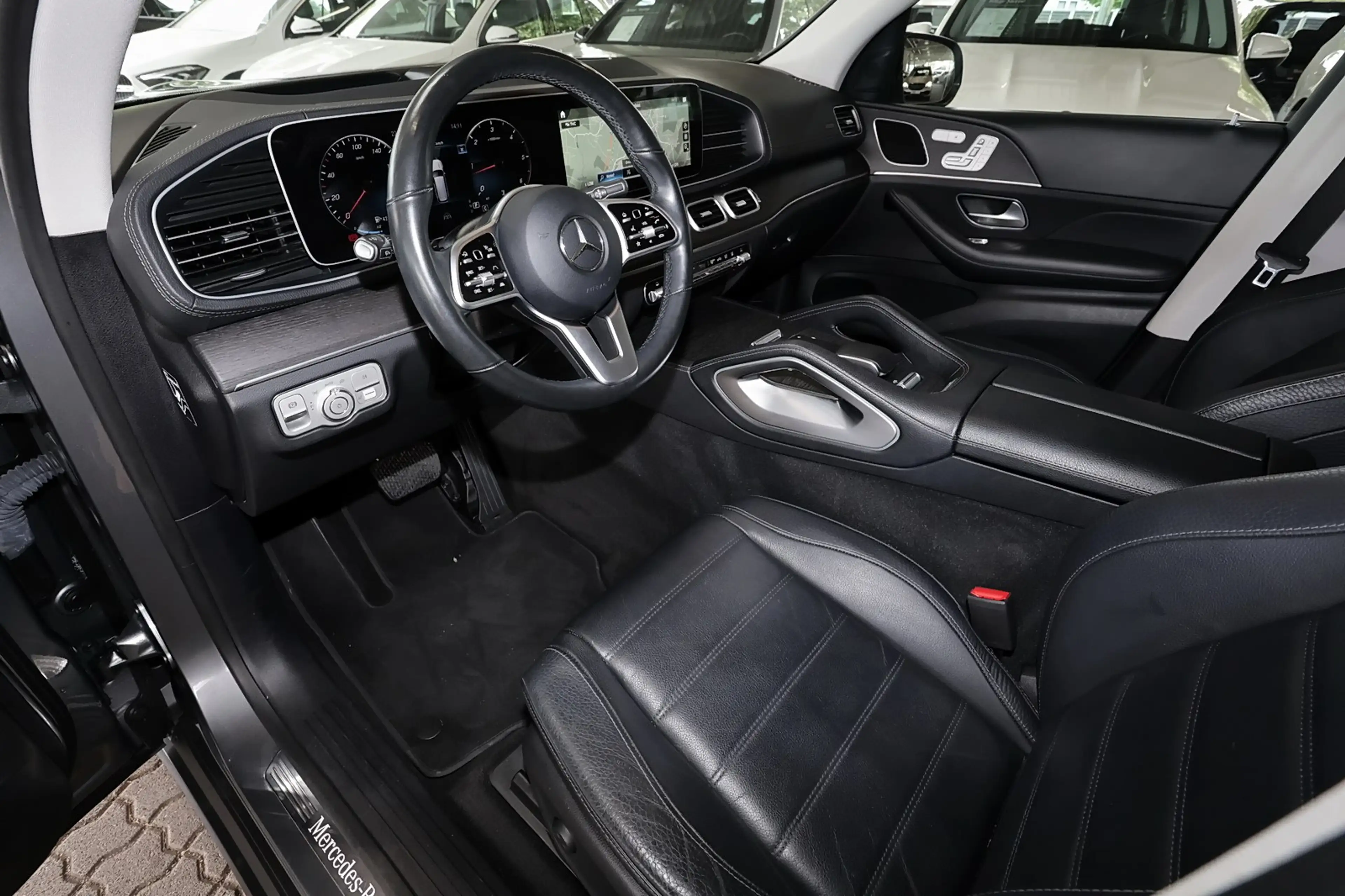 Mercedes-Benz GLS 350 d 4M 360°+AHK+Standhz+HUD+M-LED+MBUX+20 — photo 11