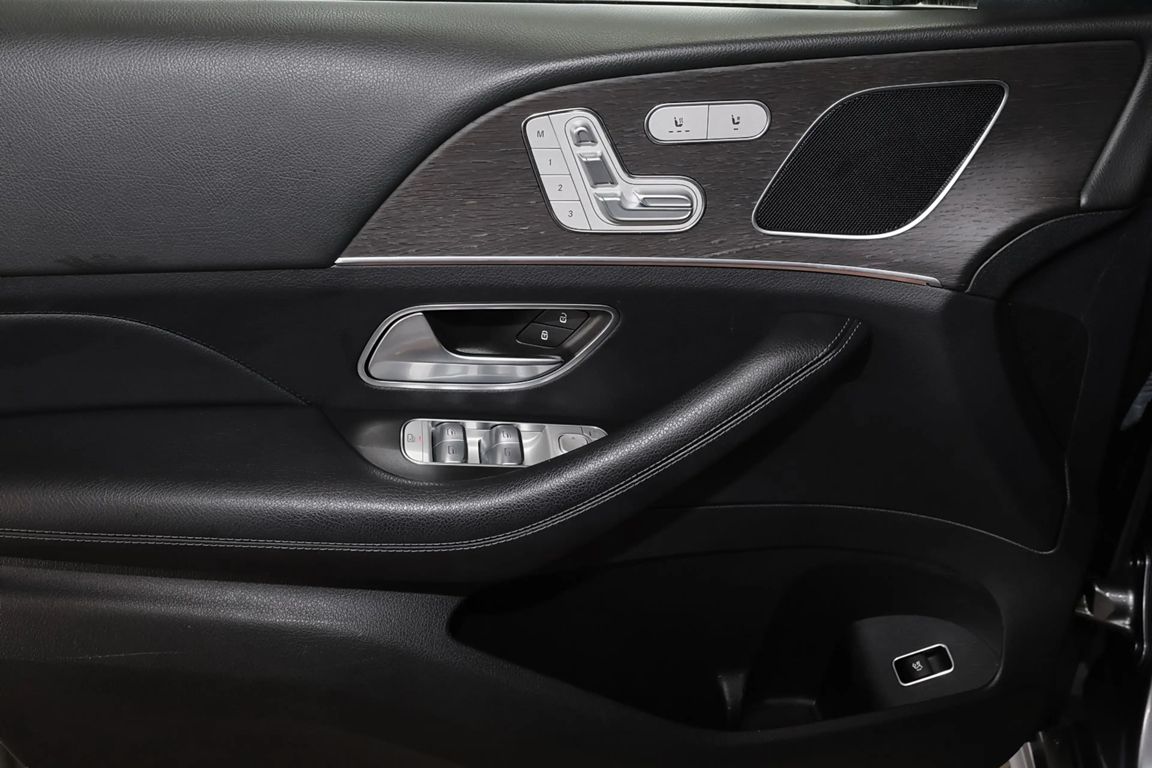Mercedes-Benz GLS 350 d 4M 360°+AHK+Standhz+HUD+M-LED+MBUX+20 — photo 14