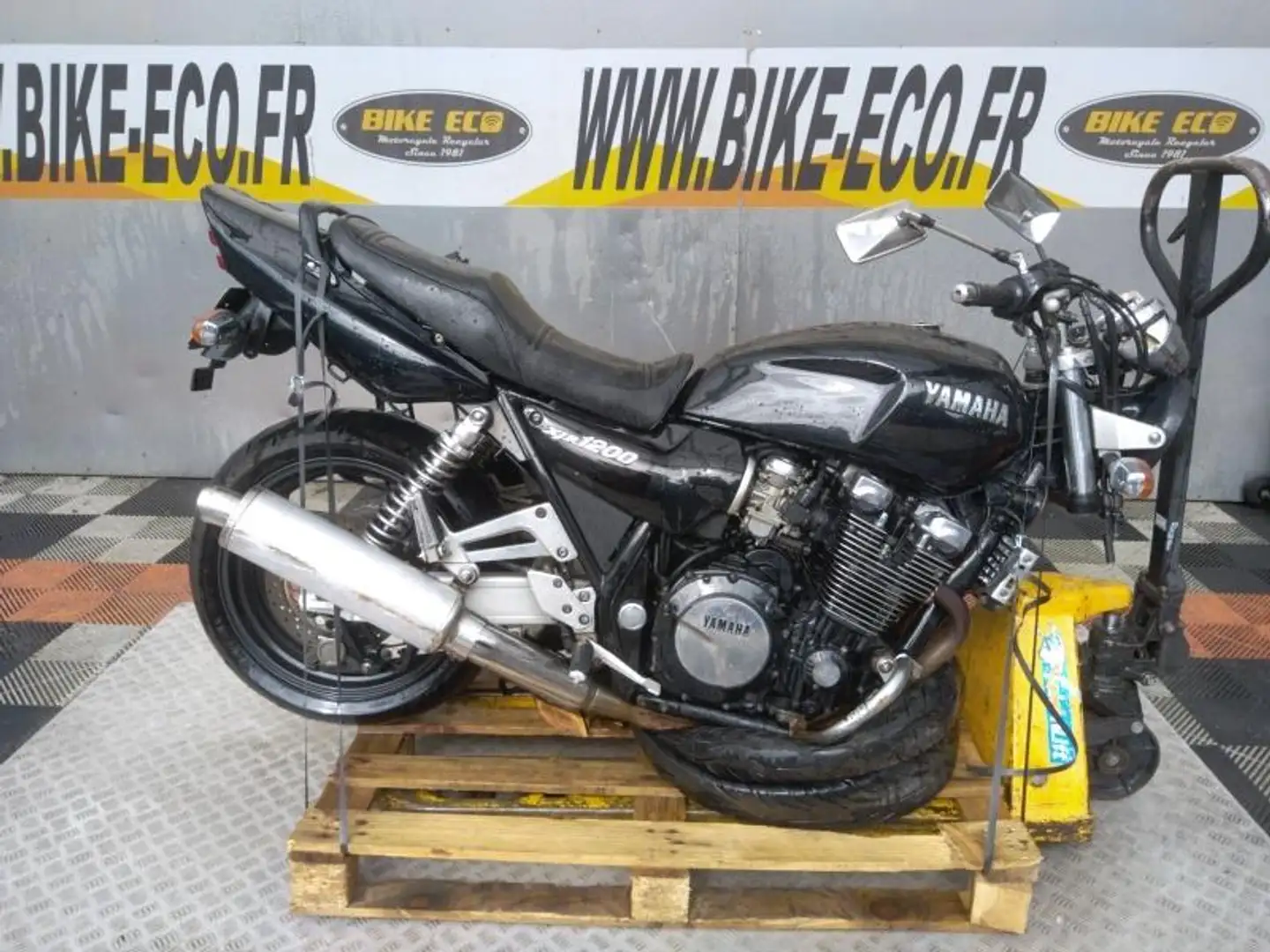 Yamaha XJR 1200 Noir - 1