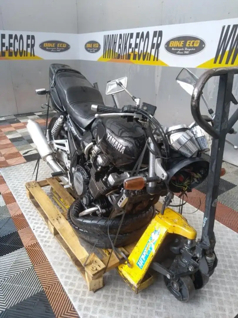 Yamaha XJR 1200 Noir - 2