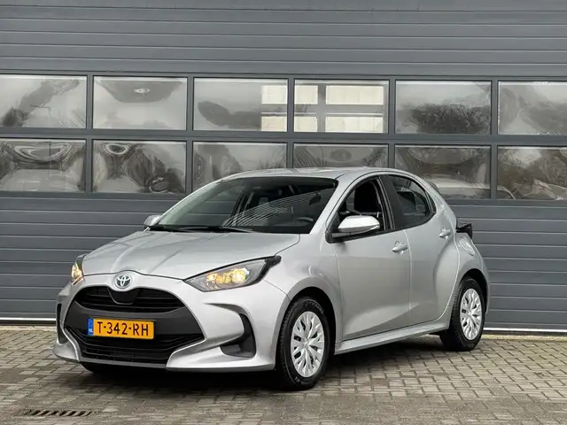 Toyota Yaris 1.5 HYBRID ACTIVE I AUTOMAAT I APPLE CARPLAY I P-C