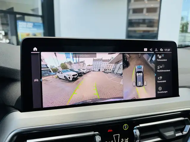 BMW X3 view 10