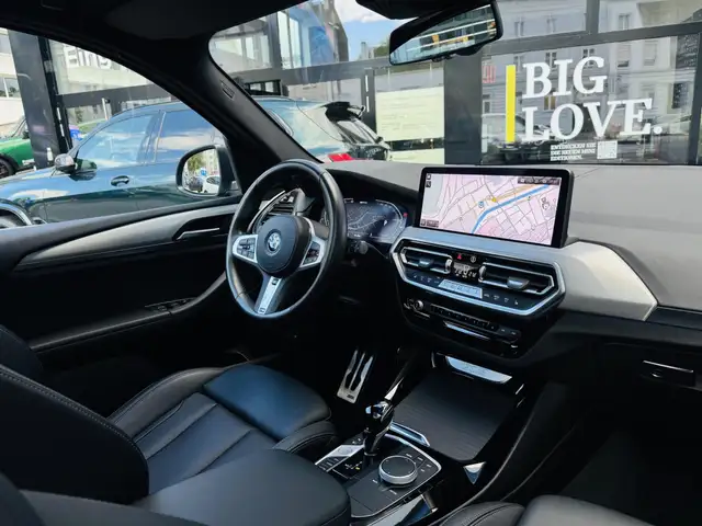 BMW X3 view 5