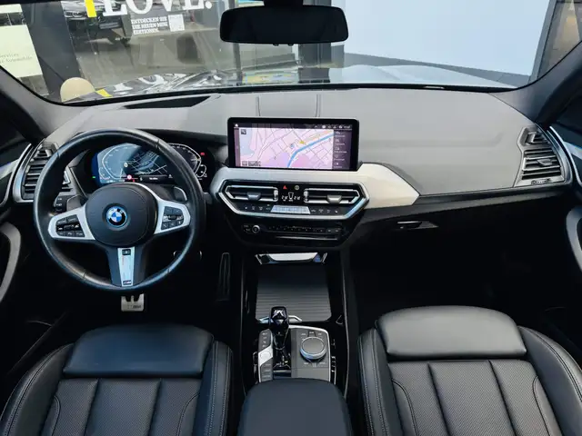 BMW X3 view 3