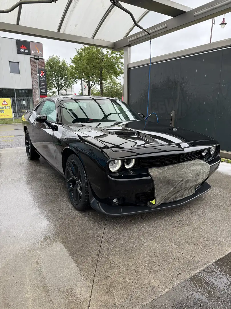 Dodge Challenger - 2