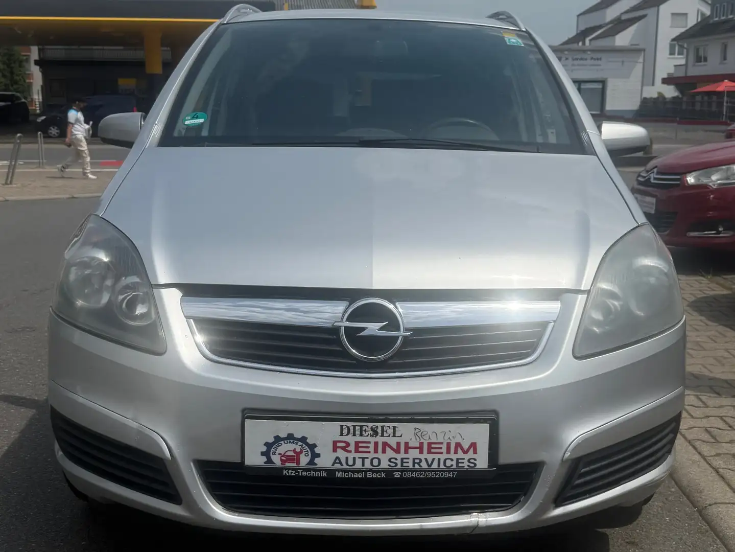 Opel Zafira 1.6  Benzin 7-Sitzer Anhangerkupplung Argent - 1