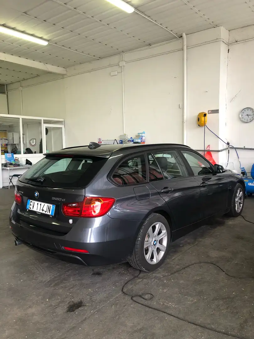 BMW 320 320d Touring xdrive Grigio - 2