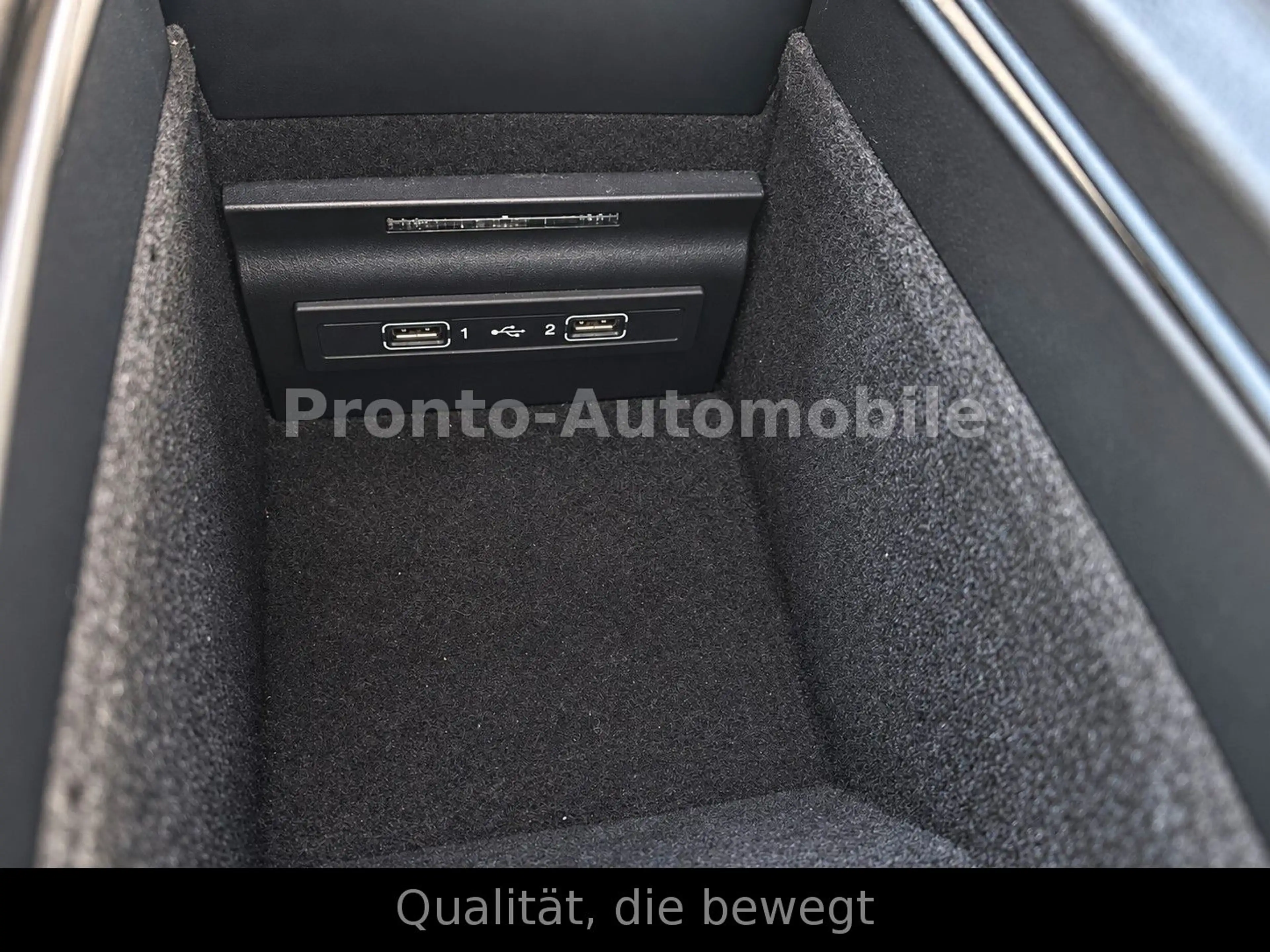 Mercedes-Benz E 250 E Coupe E 250 — photo 14