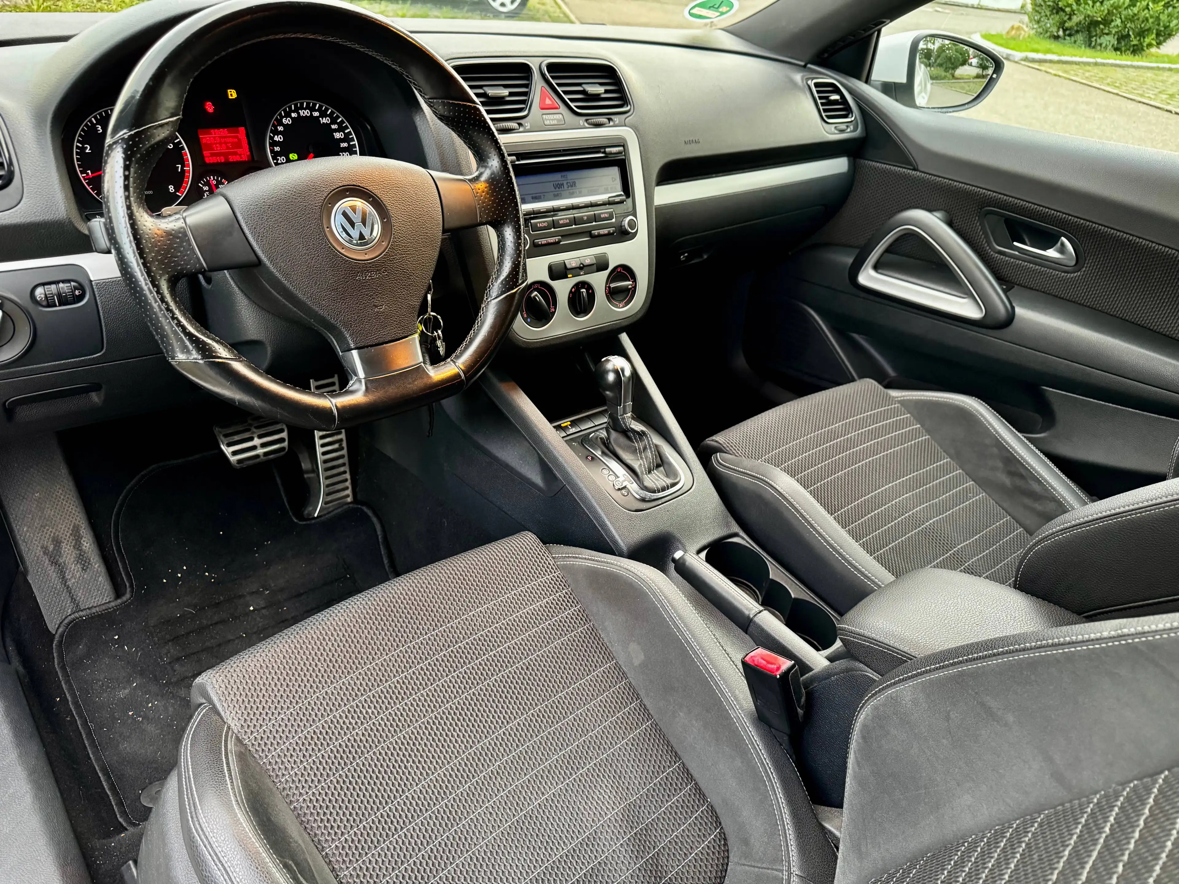 Volkswagen Scirocco 2.0 TSI 147 kW/Autom./Sitzhz./Alu/Sportsitze/Org. 83000km — photo 13