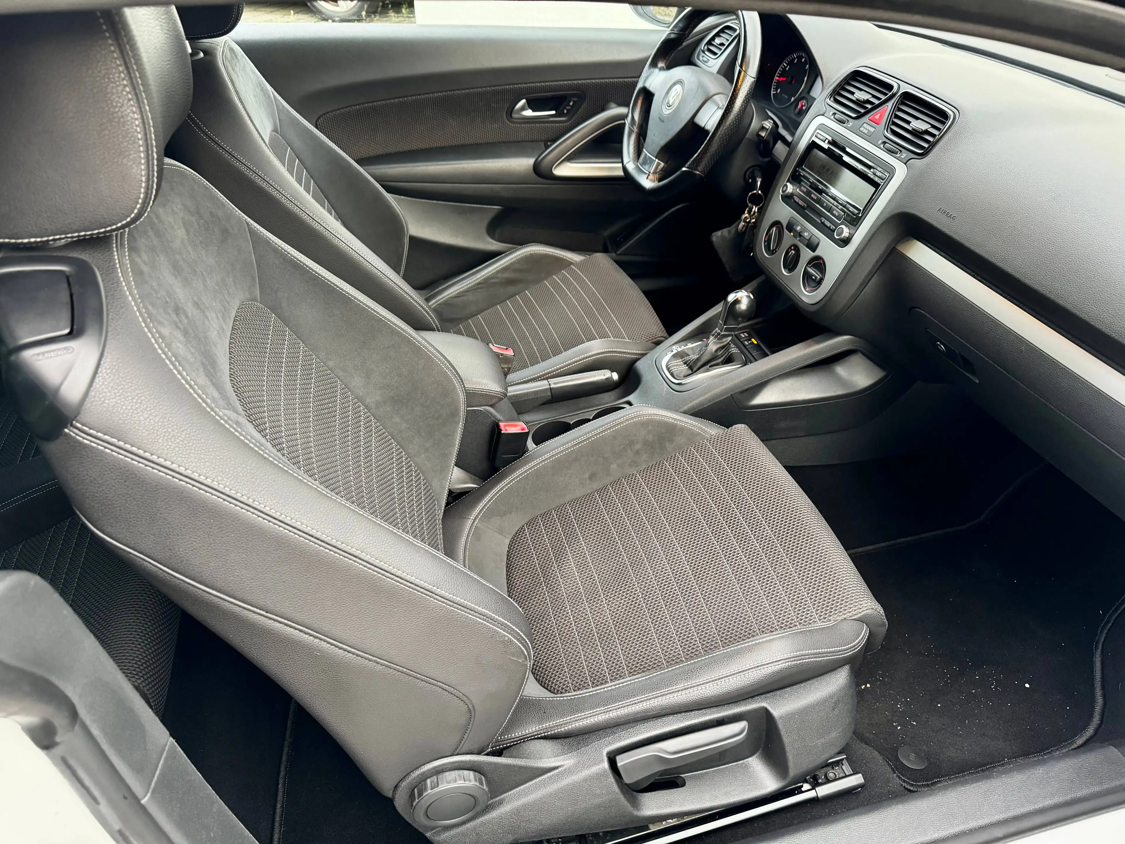 Volkswagen Scirocco 2.0 TSI 147 kW/Autom./Sitzhz./Alu/Sportsitze/Org. 83000km — photo 10