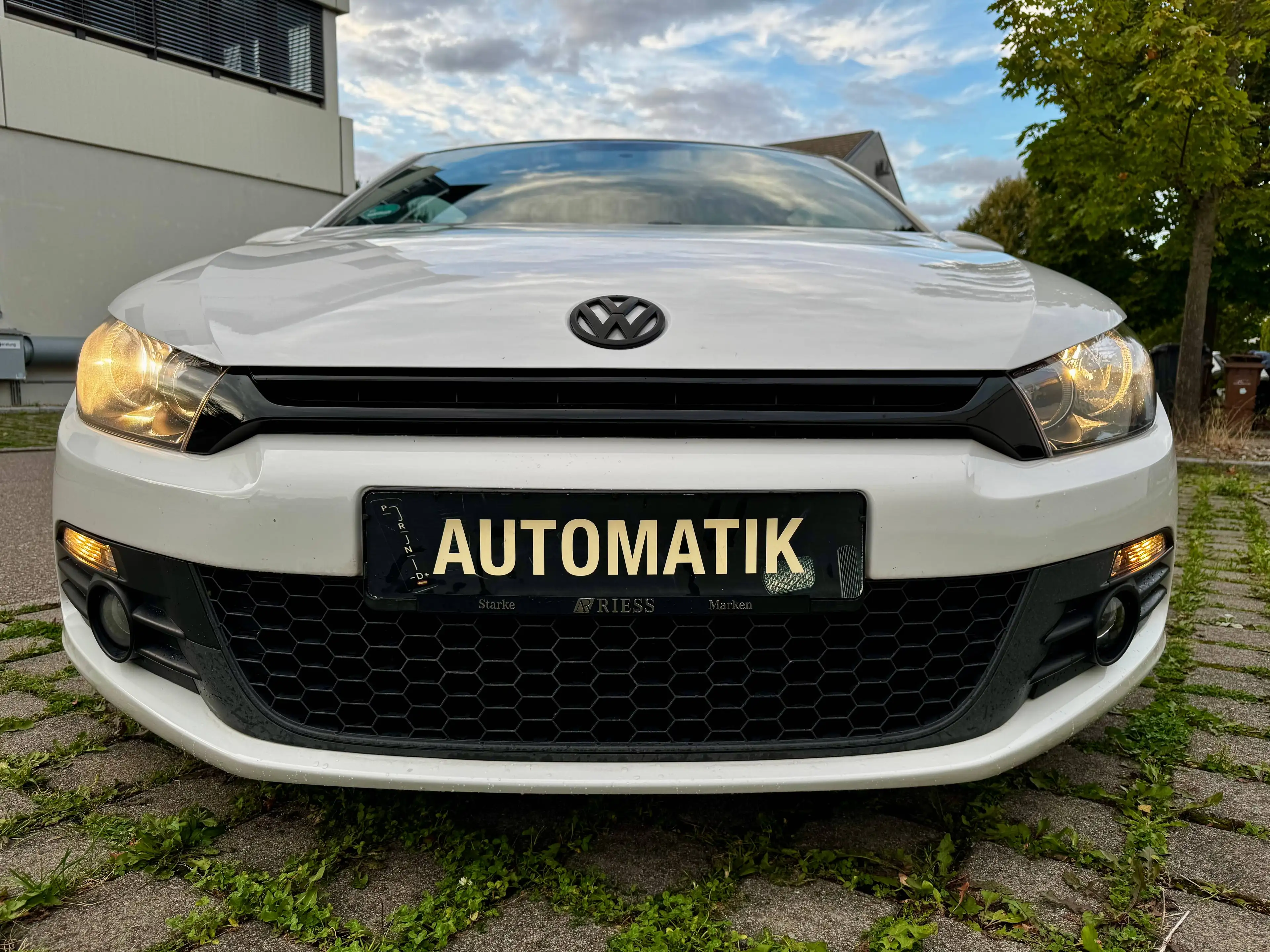 Volkswagen Scirocco 2.0 TSI 147 kW/Autom./Sitzhz./Alu/Sportsitze/Org. 83000km — photo 2