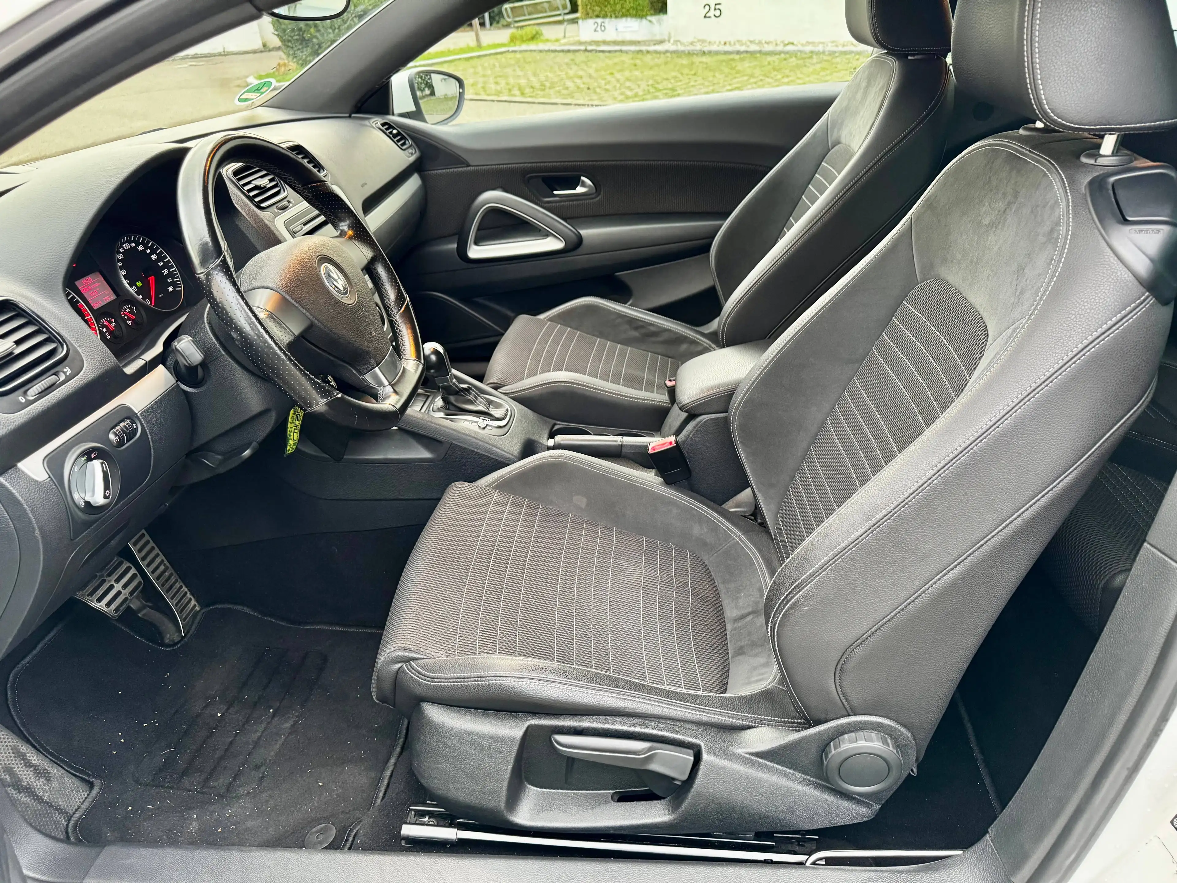 Volkswagen Scirocco 2.0 TSI 147 kW/Autom./Sitzhz./Alu/Sportsitze/Org. 83000km — photo 12